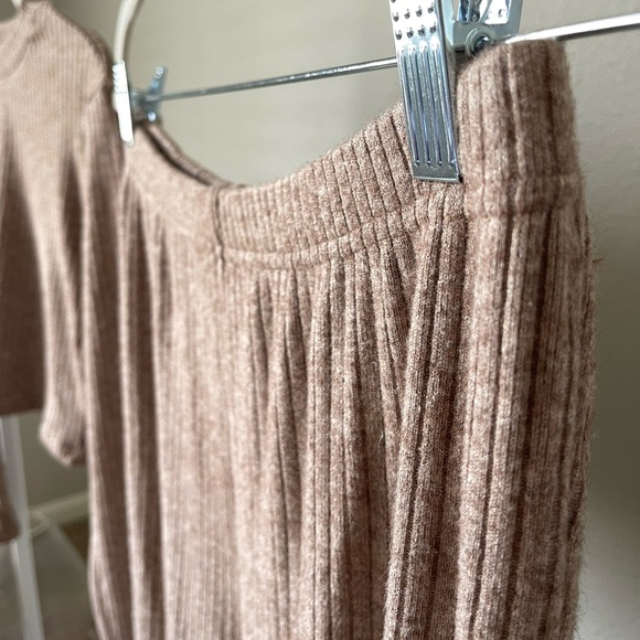 Brand New 2 Pc Mocha Ribbed Lounge Set - Picture 7 of 11